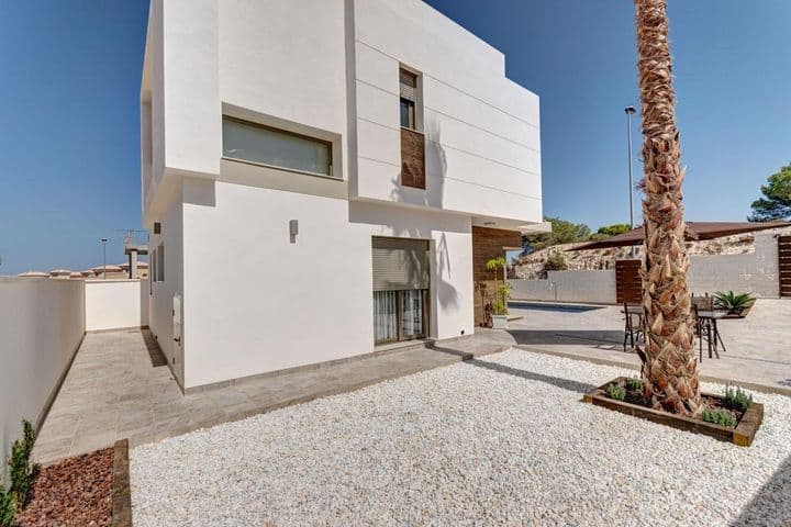 3 bedrooms house for sale in Centro, Spain - Image 2
