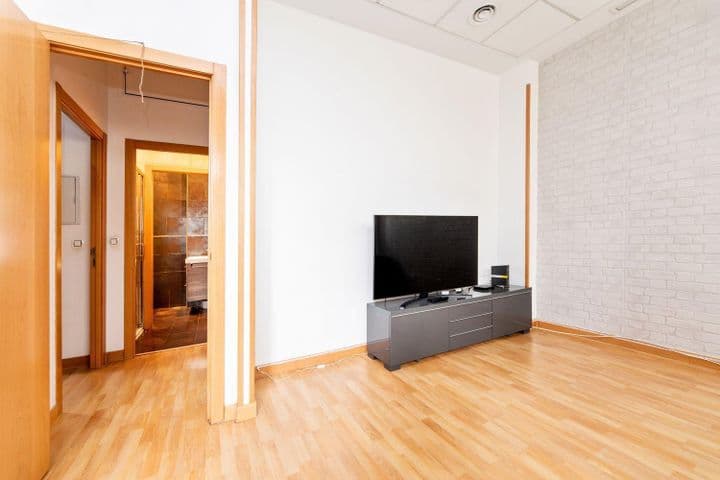 1 bedroom apartment for sale in Area Metropolitana de Madrid, Spain - Image 5