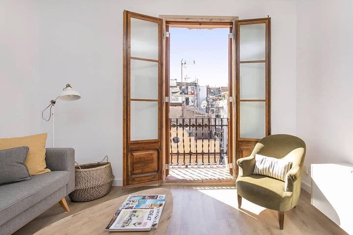 2 bedrooms apartment for rent in Sants-Montjuic, Spain - Image 4