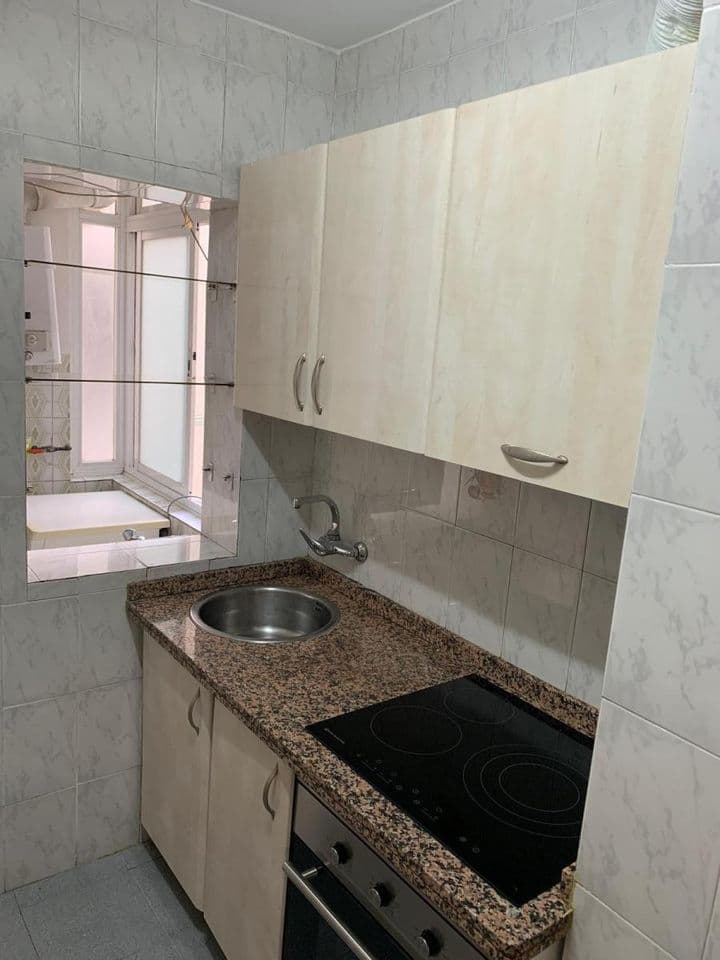 3 bedrooms apartment for rent in Beiro, Spain - Image 9