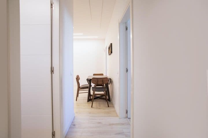 2 bedrooms apartment for rent in Sagrada Familia, Spain - Image 7