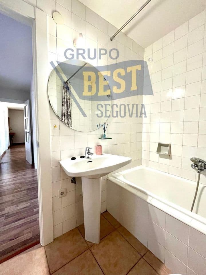 4 bedrooms apartment for rent in Segovia, Spain - Image 11