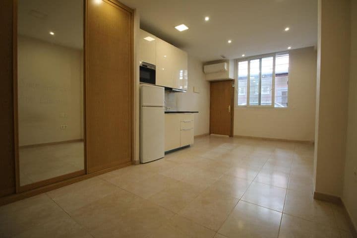 1 bedroom apartment for sale in Ciudad Lineal, Spain - Image 5