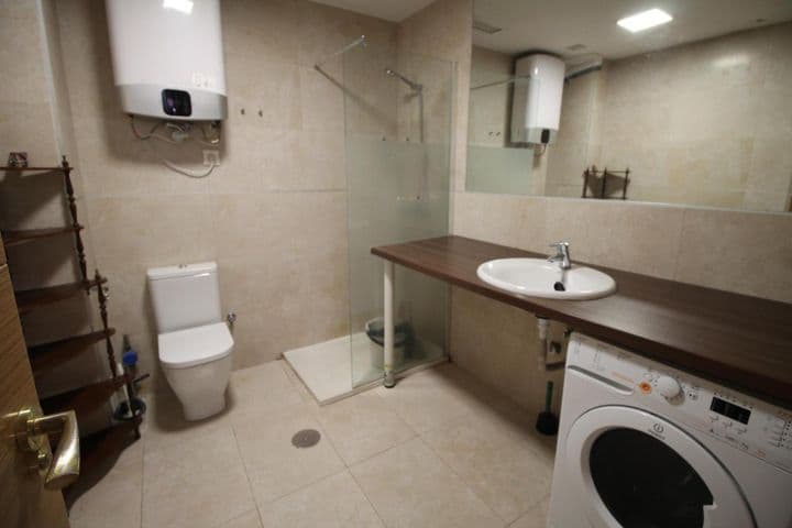 1 bedroom apartment for sale in Ciudad Lineal, Spain - Image 2