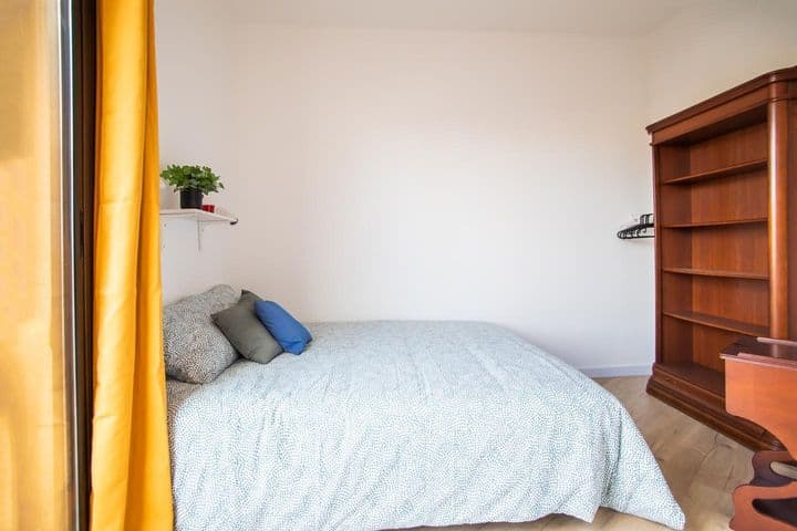 3 bedrooms apartment for rent in Sants-Montjuic, Spain - Image 12