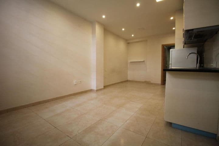 1 bedroom apartment for sale in Ciudad Lineal, Spain - Image 4