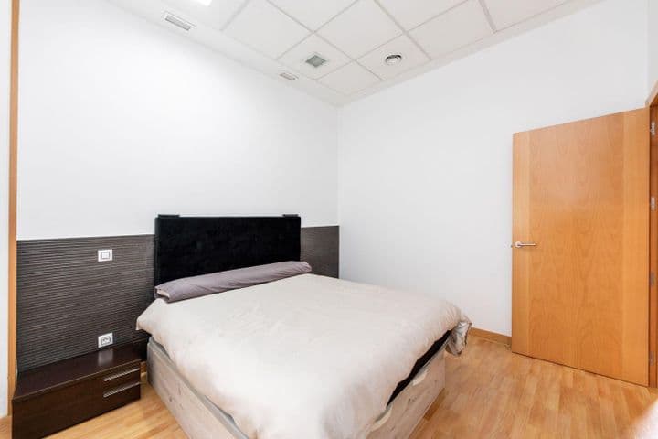 1 bedroom apartment for sale in Area Metropolitana de Madrid, Spain - Image 8