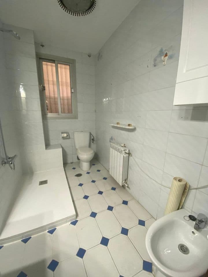 4 bedrooms apartment for rent in Camino de Ronda, Spain - Image 11