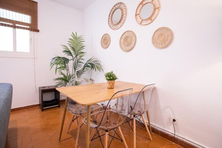 2 bedrooms apartment for rent in Sants-Montjuic, Spain - Image 4