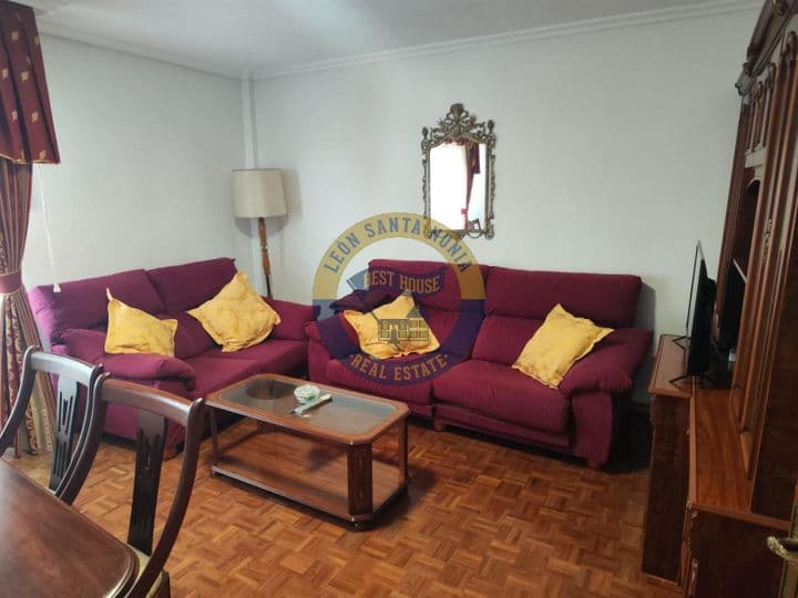 3 bedrooms apartment for rent in Leon, Spain - Image 2