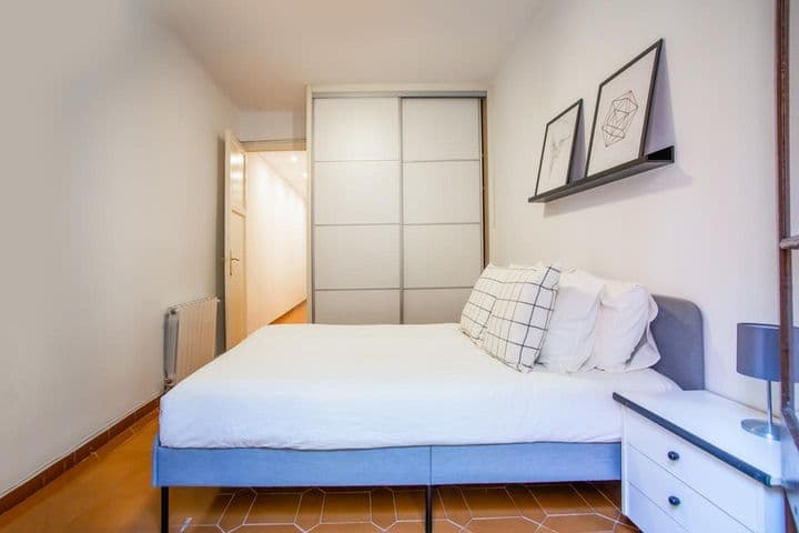 2 bedrooms apartment for rent in Sants-Montjuic, Spain - Image 12