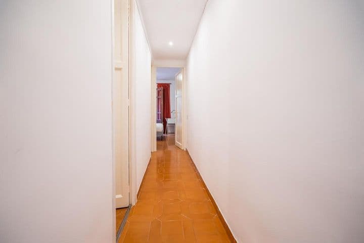 2 bedrooms apartment for rent in Sants-Montjuic, Spain - Image 11