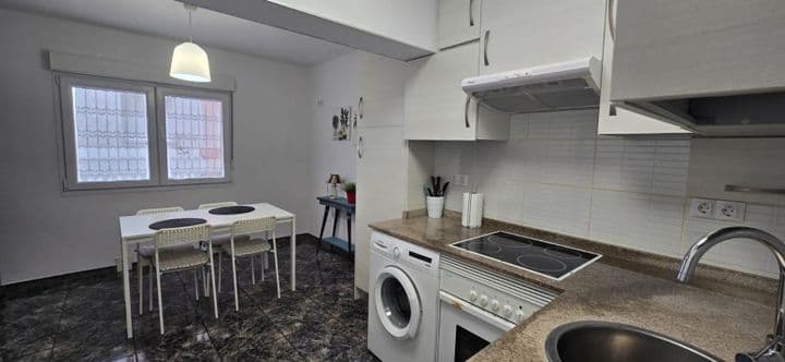 2 bedrooms apartment for rent in Gijon, Spain - Image 4