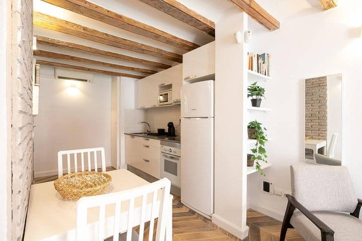 1 bedroom apartment for rent in Gotic, Spain - Image 10