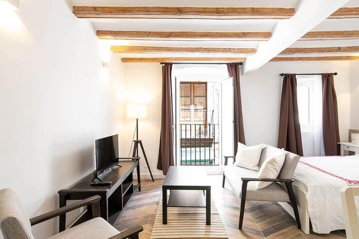 1 bedroom apartment for rent in Gotic, Spain - Image 11