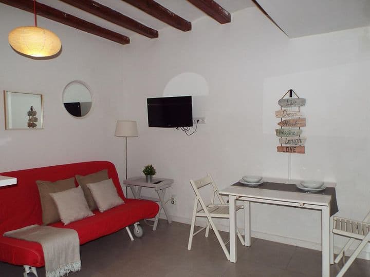 1 bedroom apartment for rent in Ciutat Vella, Spain - Image 4