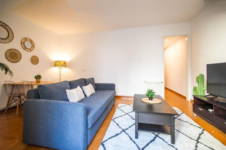 2 bedrooms apartment for rent in Sants-Montjuic, Spain - Image 2