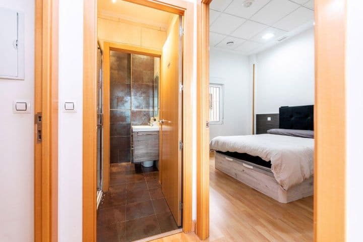 1 bedroom apartment for sale in Area Metropolitana de Madrid, Spain - Image 12