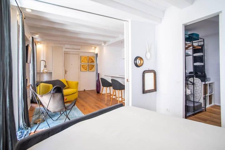 1 bedroom apartment for rent in Gotic, Spain - Image 8