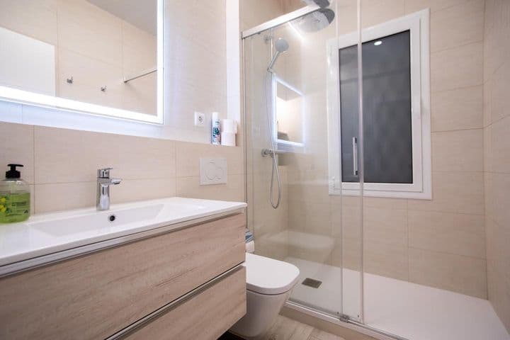 2 bedrooms apartment for rent in Sagrada Familia, Spain - Image 11