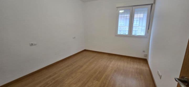 2 bedrooms apartment for rent in Gijon, Spain - Image 7