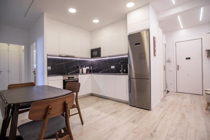 2 bedrooms apartment for rent in Sagrada Familia, Spain - Image 3