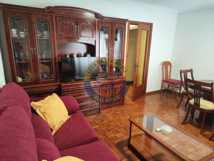 3 bedrooms apartment for rent in Leon, Spain - Image 4