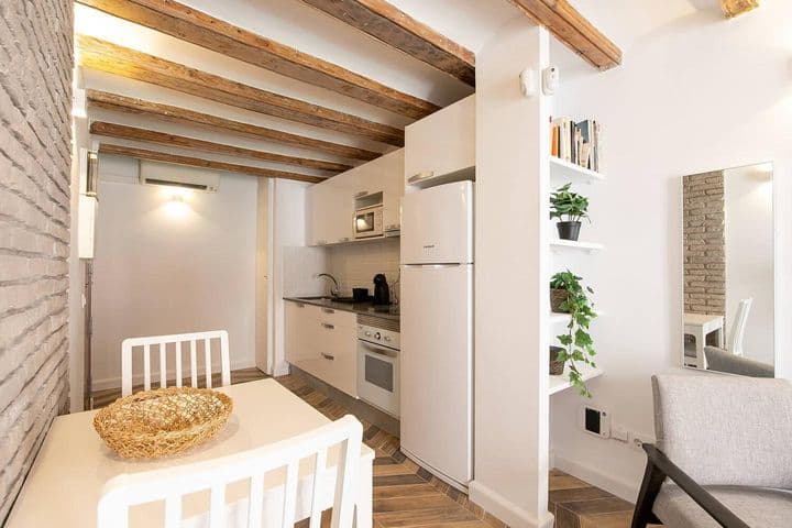 1 bedroom apartment for rent in Gotic, Spain - Image 6