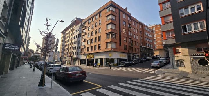 3 bedrooms apartment for rent in Gijon, Spain - Image 2