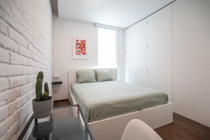 2 bedrooms apartment for rent in Sants-Montjuic, Spain - Image 11