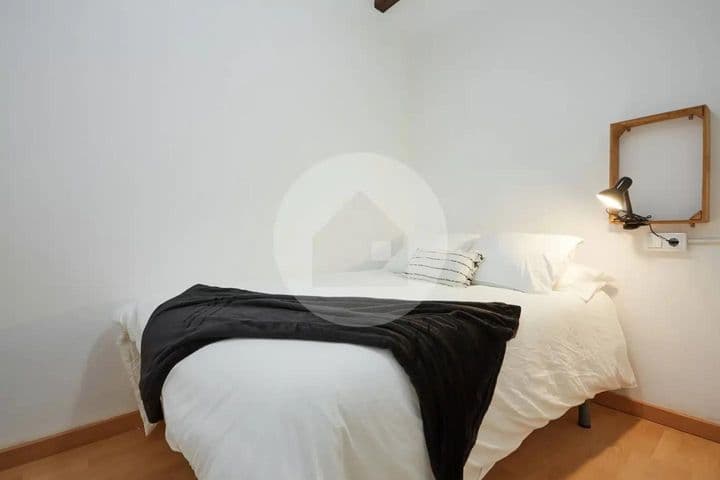 3 bedrooms apartment for rent in Gracia, Spain - Image 9