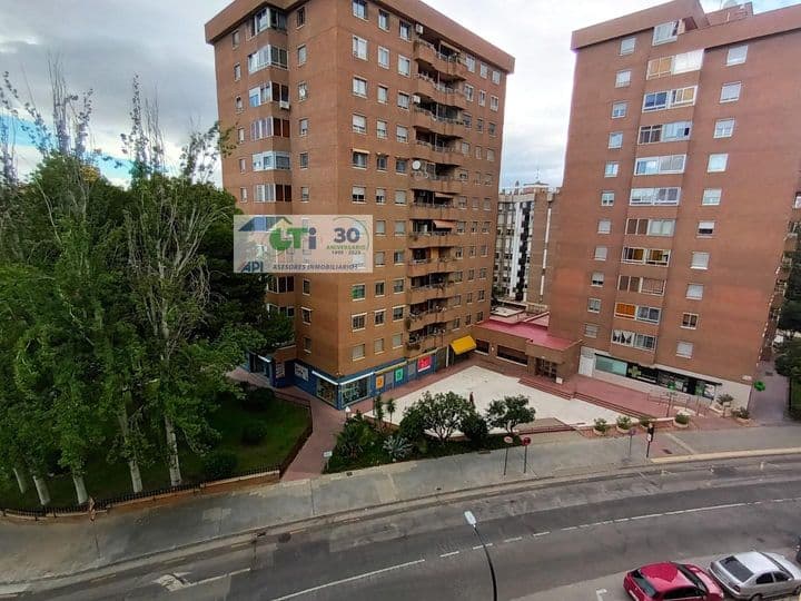 Apartment for sale in Zaragoza, Spain - Image 8