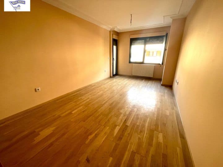 3 bedrooms apartment for sale in Albacete, Spain - Image 2