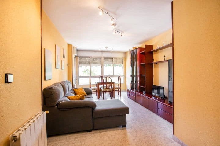 2 bedrooms apartment for rent in Sants-Montjuic, Spain - Image 2