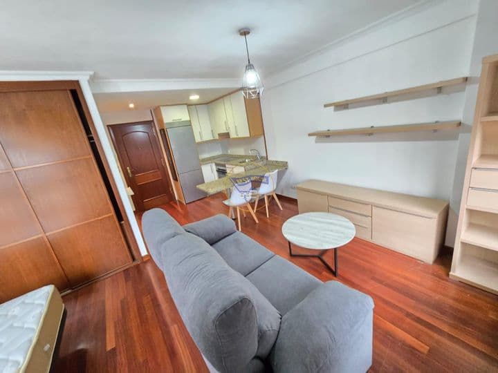 1 bedroom apartment for rent in Vigo, Spain - Image 9