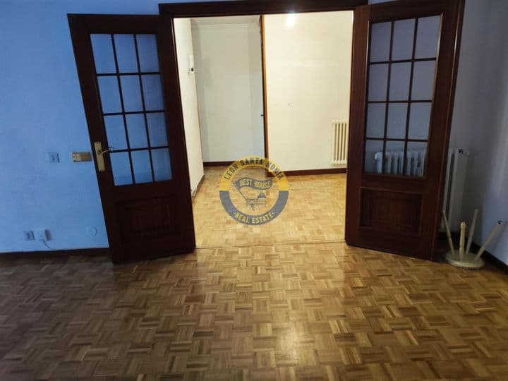 4 bedrooms apartment for sale in Leon, Spain - Image 4