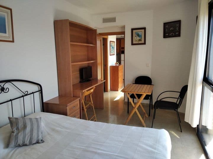 1 bedroom apartment for rent in Camino de Ronda, Spain - Image 2