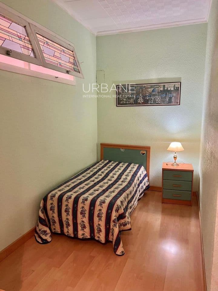 3 bedrooms apartment for rent in Ciutat Vella, Spain - Image 5