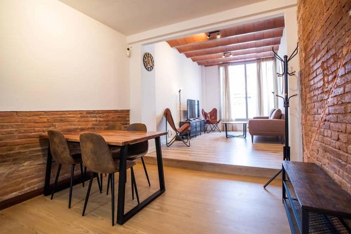 3 bedrooms apartment for rent in Sants-Montjuic, Spain - Image 3