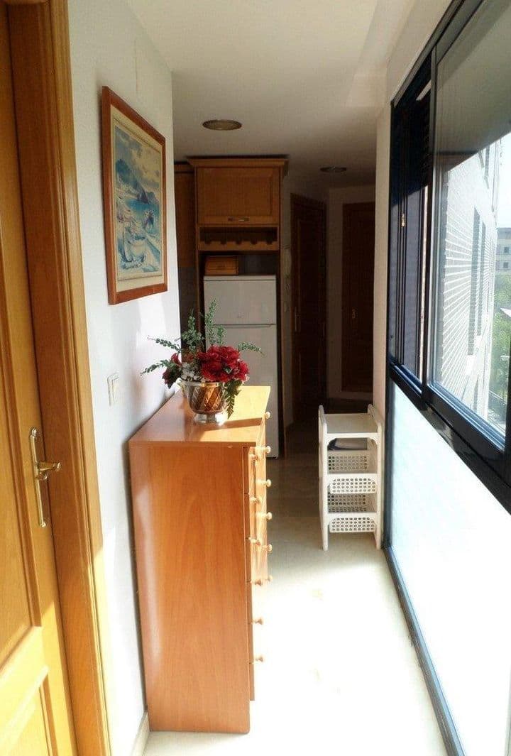 1 bedroom apartment for rent in Camino de Ronda, Spain - Image 6