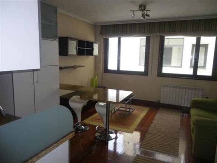 1 bedroom apartment for rent in Vigo, Spain - Image 5