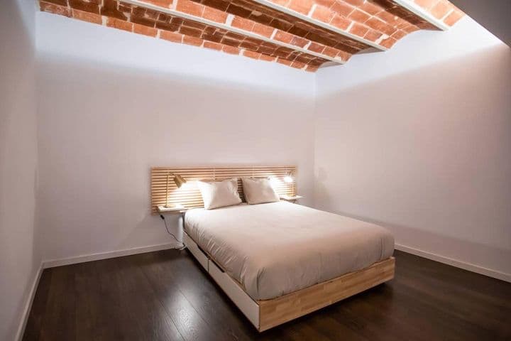 2 bedrooms apartment for rent in Ciutat Vella, Spain - Image 12