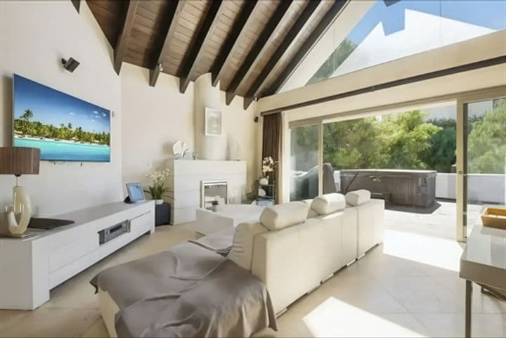 3 bedrooms apartment for sale in Benahavis, Spain - Image 3