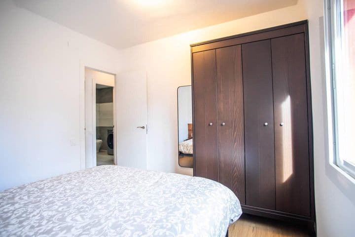 3 bedrooms apartment for rent in Sants-Montjuic, Spain - Image 12