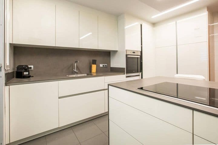 3 bedrooms apartment for rent in Bajo Llobregat, Spain - Image 11