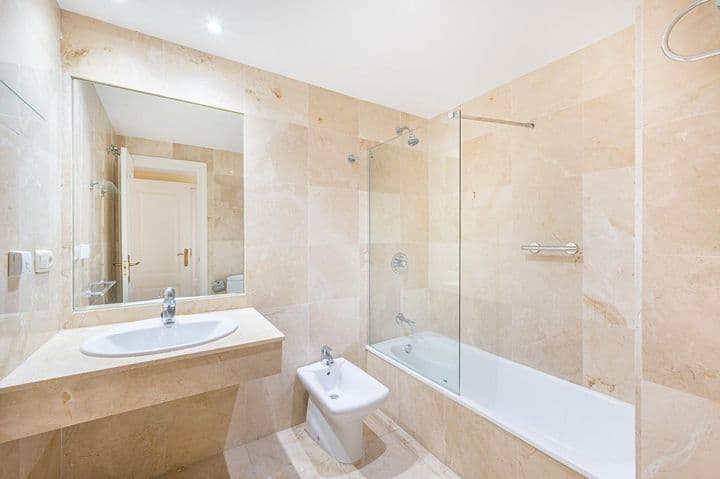 3 bedrooms apartment for rent in Elviria-Cabopino, Spain - Image 3