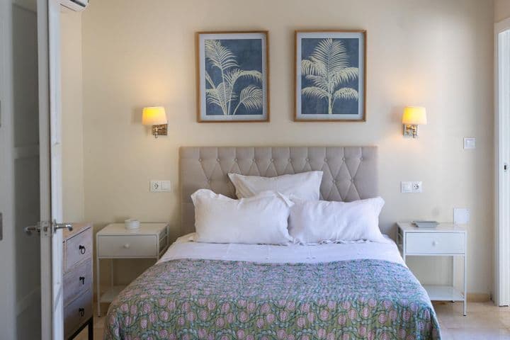 3 bedrooms apartment for rent in Elviria-Cabopino, Spain - Image 2