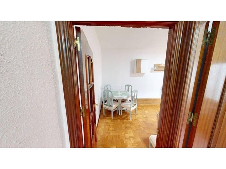 3 bedrooms apartment for rent in Centro, Spain - Image 3