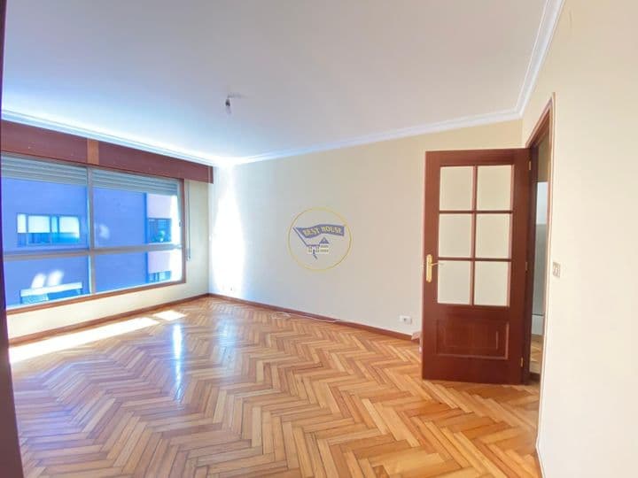 2 bedrooms apartment for rent in Vigo, Spain - Image 5