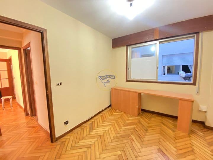 2 bedrooms apartment for rent in Vigo, Spain - Image 12